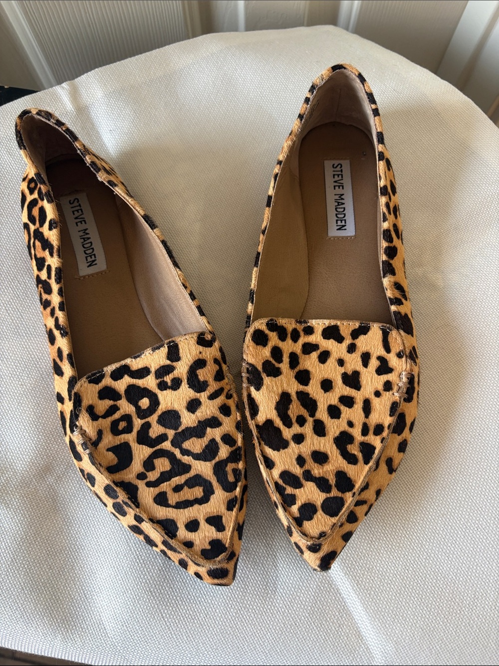 Steve Madden Leopard Print Pointed Toe Flats - Tan & Black Womens size 7.5